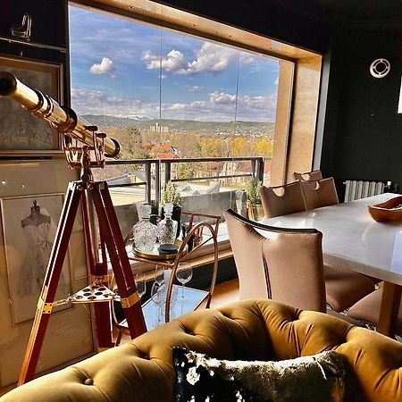 Appartamento Noir Penthouse Targoviste Esterno foto