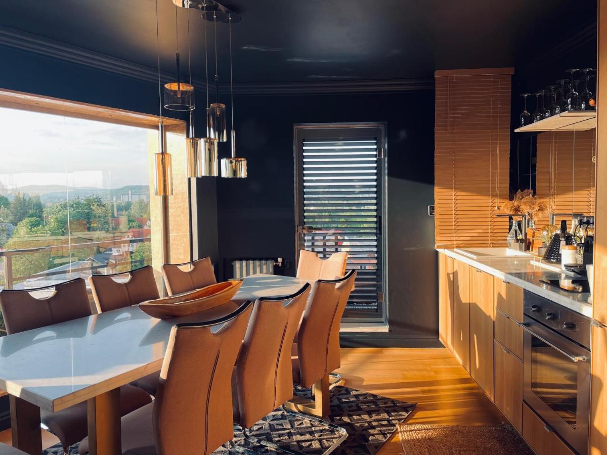 Appartamento Noir Penthouse Targoviste Esterno foto